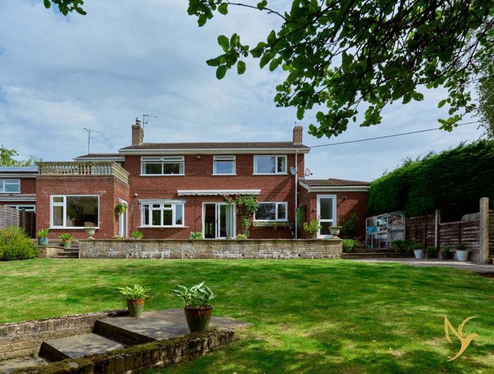 Property photo 1 of 40