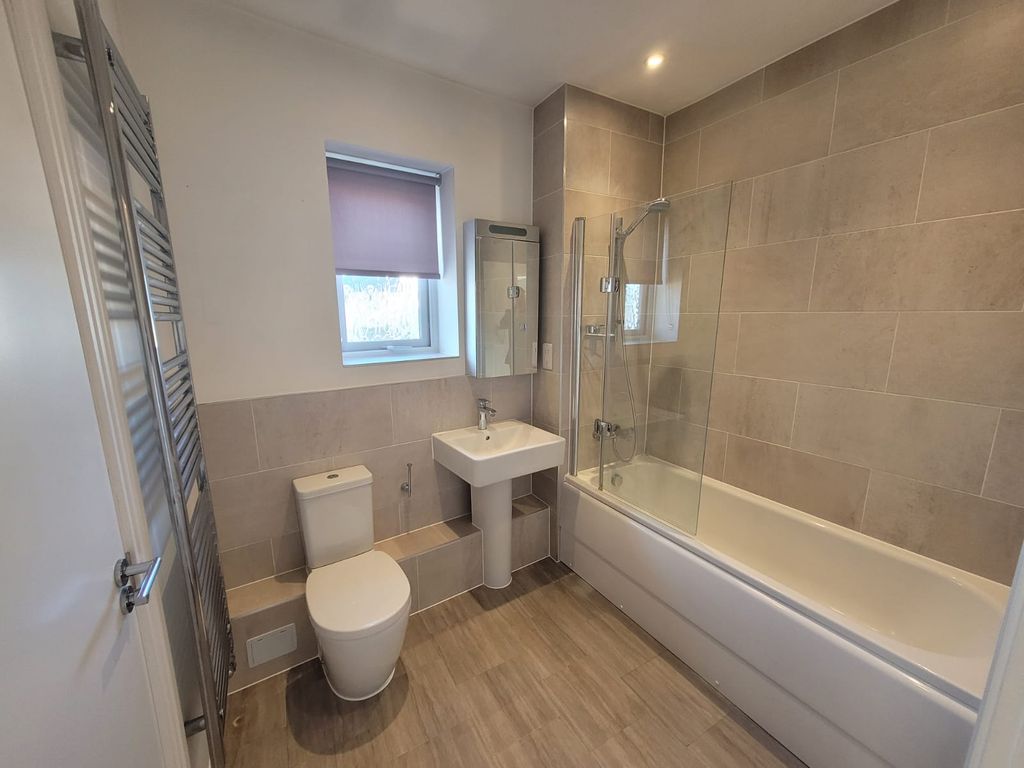 Property photo 3 of 7 Bathroom