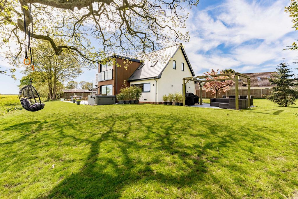 Property photo 1 of 30