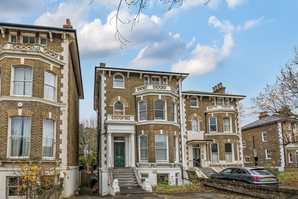 Property photo 1 of 10 External