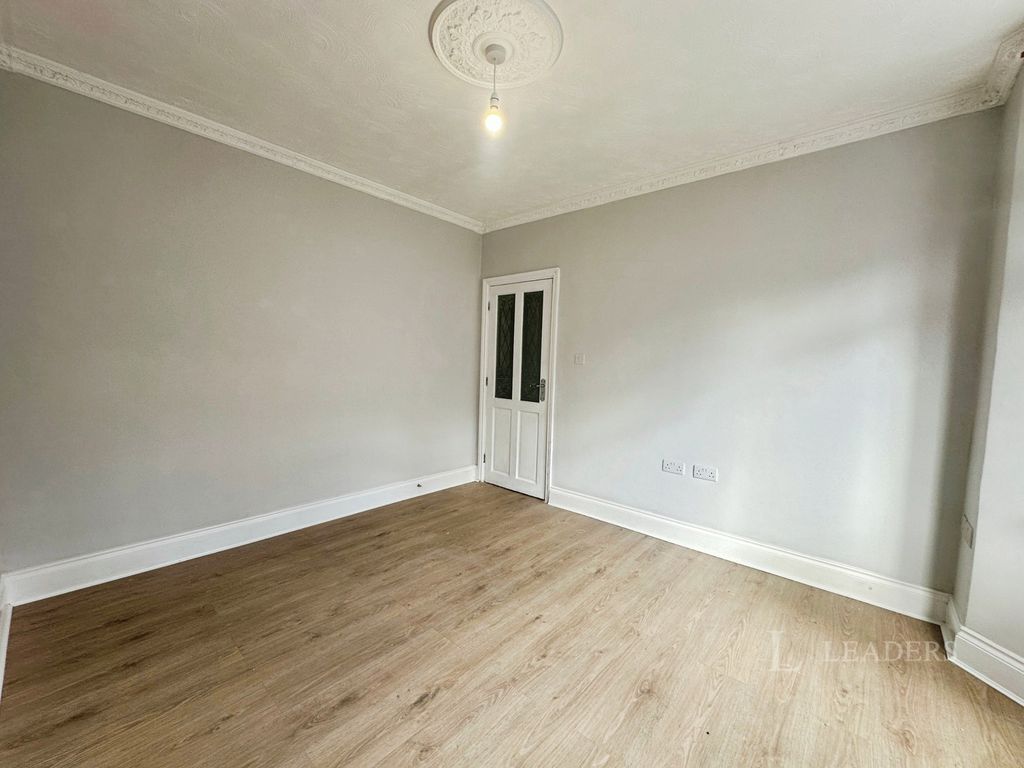 Property photo 3 of 24 Pbox-Img.Jpg