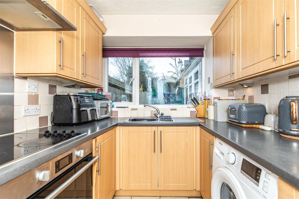 Property photo 2 of 14