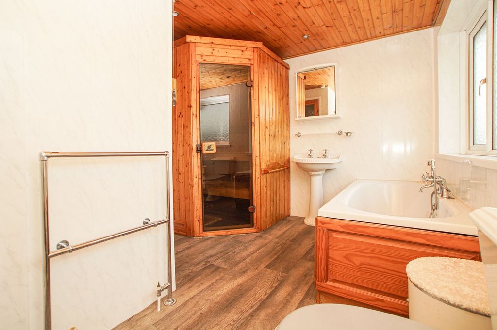 Property photo 3 of 18 Bathroom &amp; Sauna Room