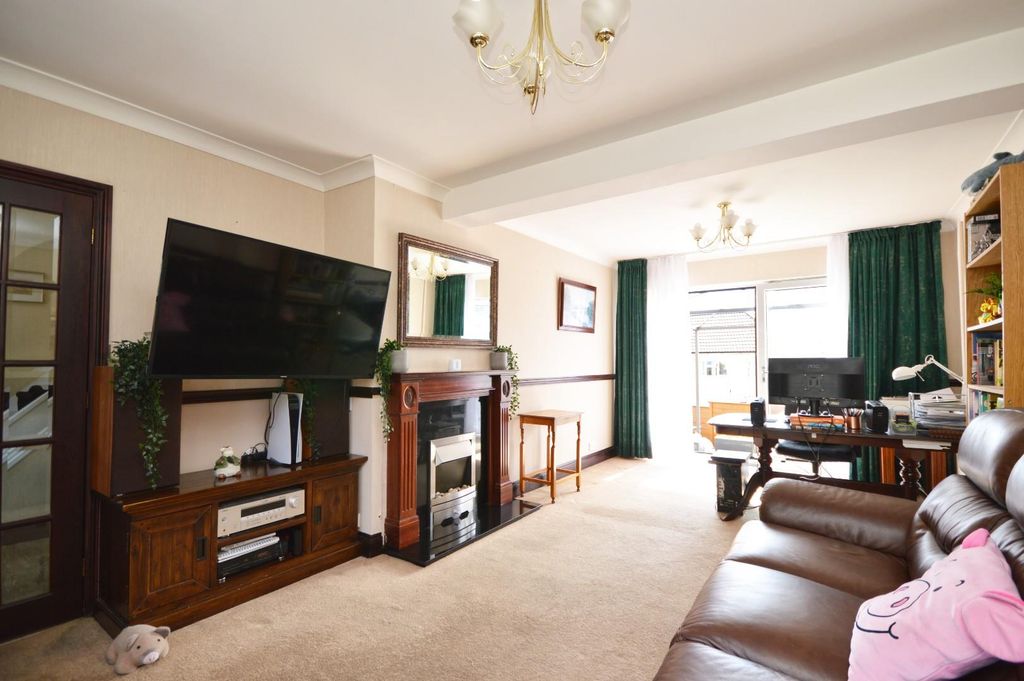 Property photo 2 of 16