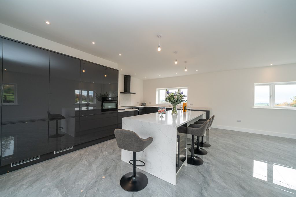 Property photo 3 of 33 Ridge-View-Barn-1054