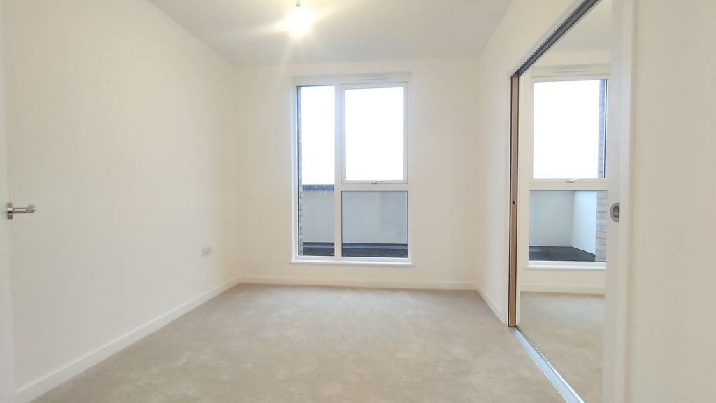 Property photo 3 of 17 Bedroom 1