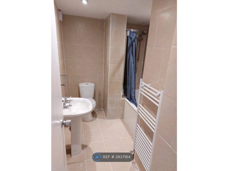 Property photo 3 of 7 Bathroom