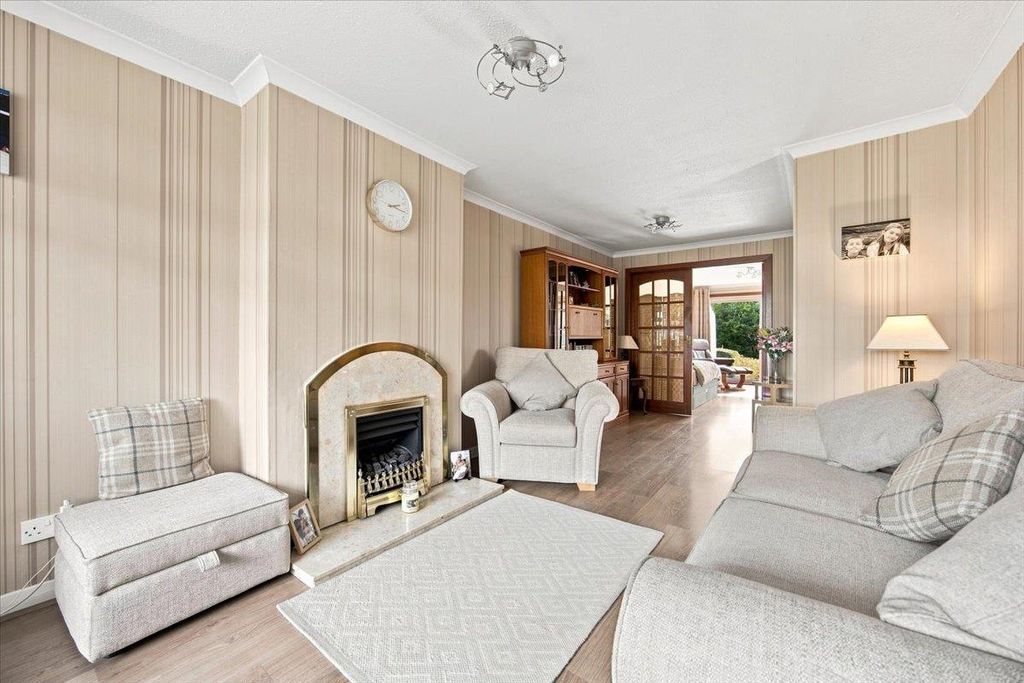 Property photo 2 of 22 07-11_Briar_Rd_Kirkintilloch_007.Jpg