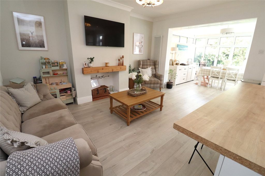 Property photo 3 of 20 Open Plan