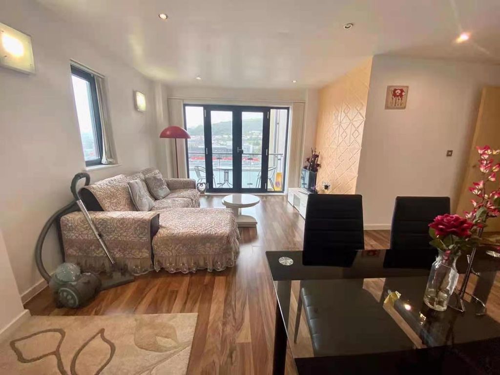 Property photo 2 of 16