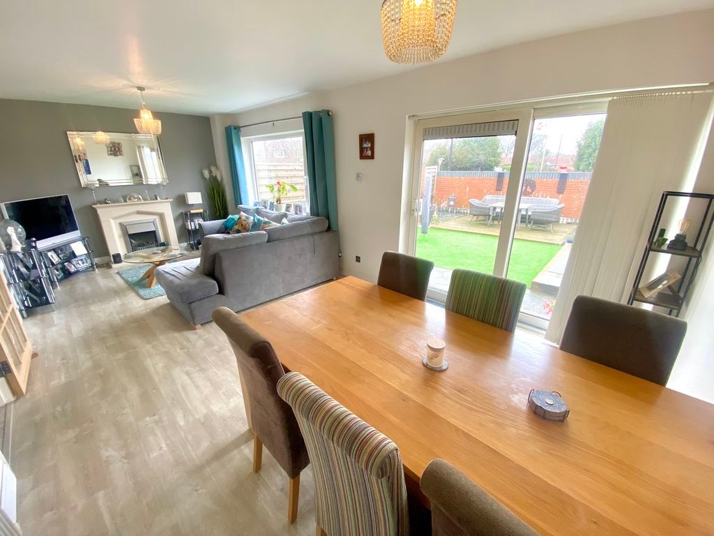 Property photo 3 of 13 Lounge/Dining Room