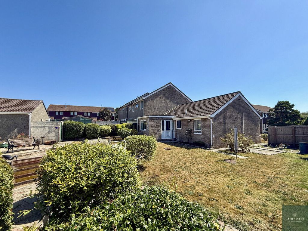 Property photo 2 of 18