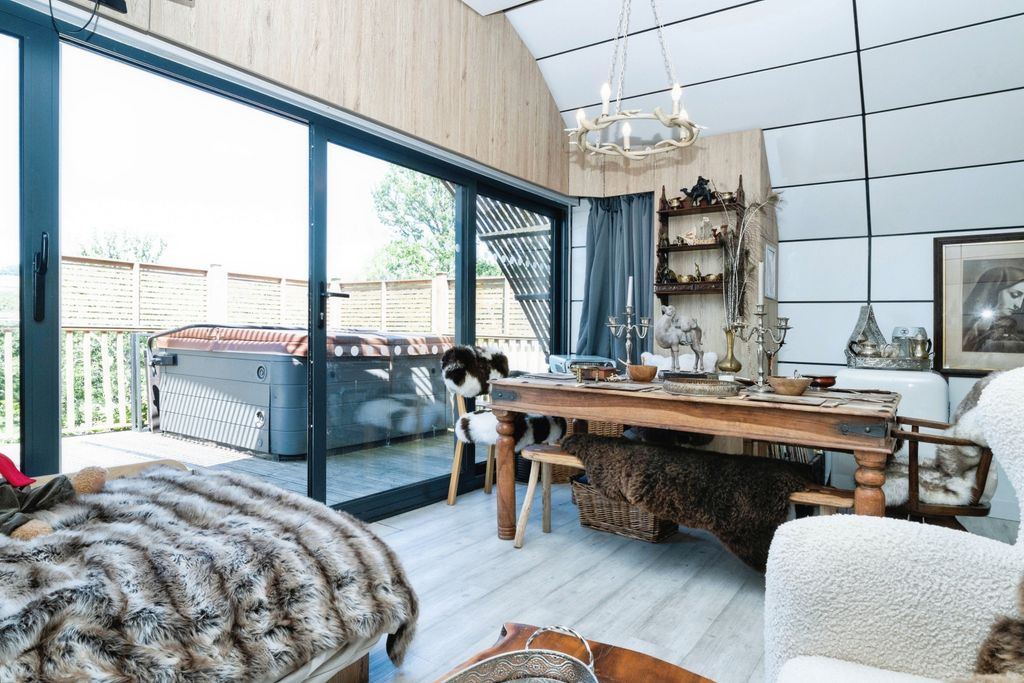 Property photo 1 of 19 Open-Plan Living