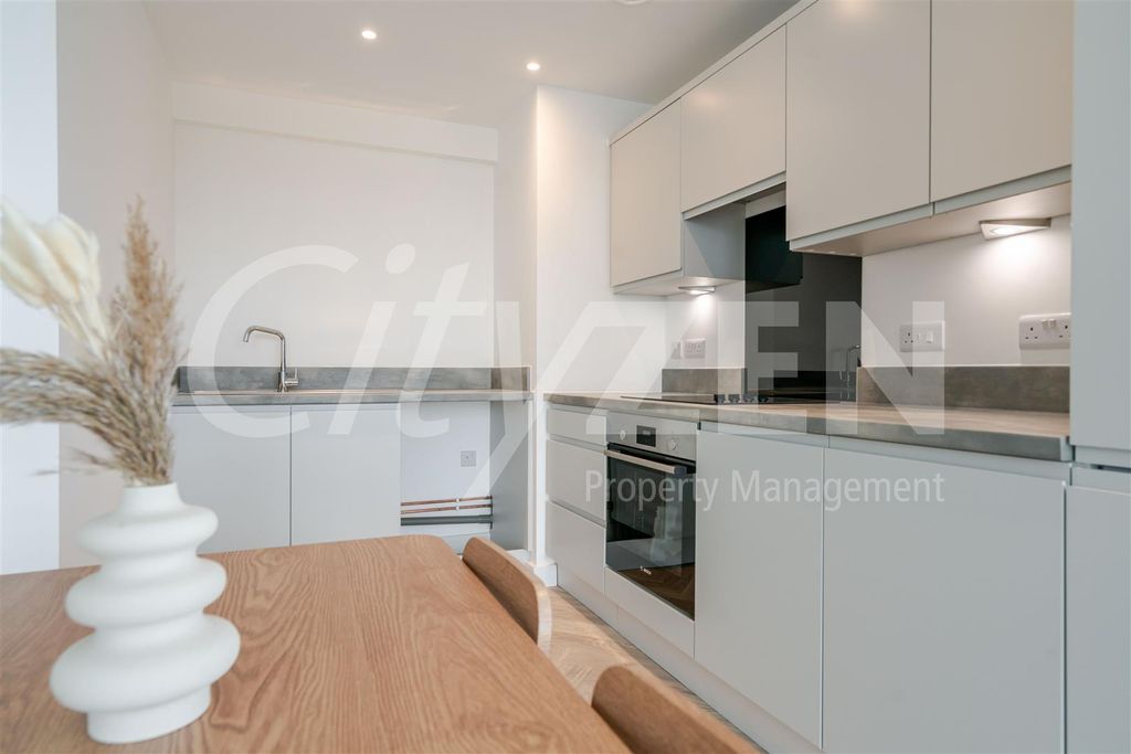Property photo 2 of 14 Kitchen