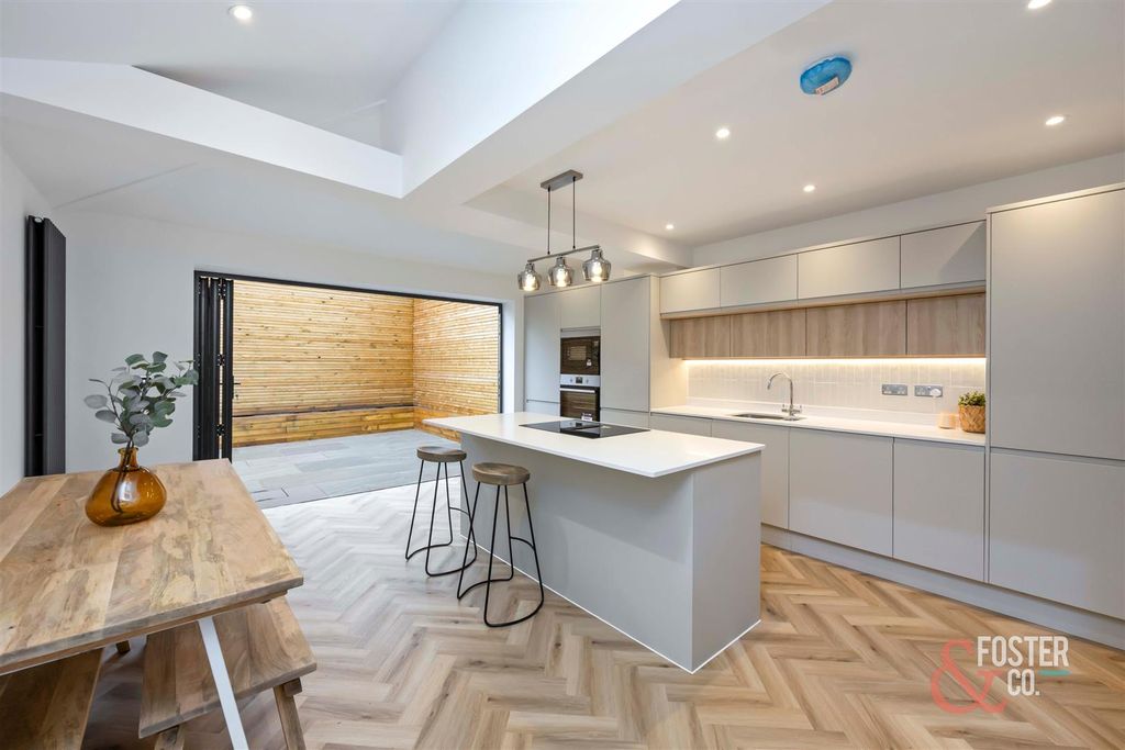 Property photo 2 of 38 Mortimer Road, 3-001.Jpg