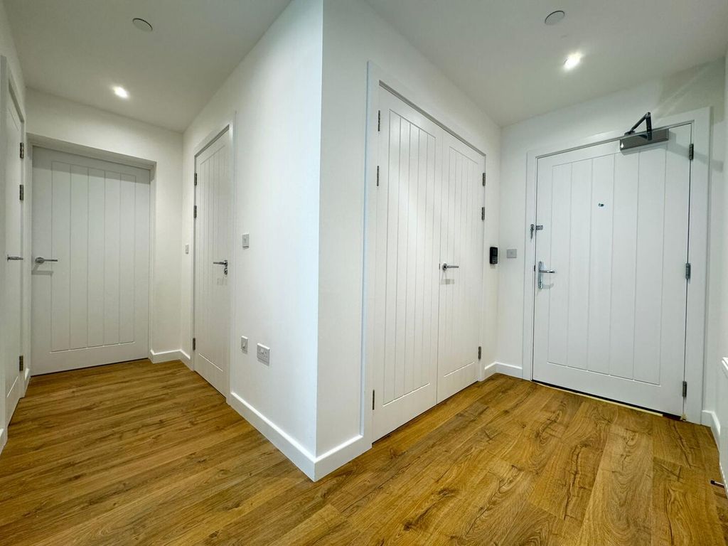 Property photo 3 of 9 Hallway
