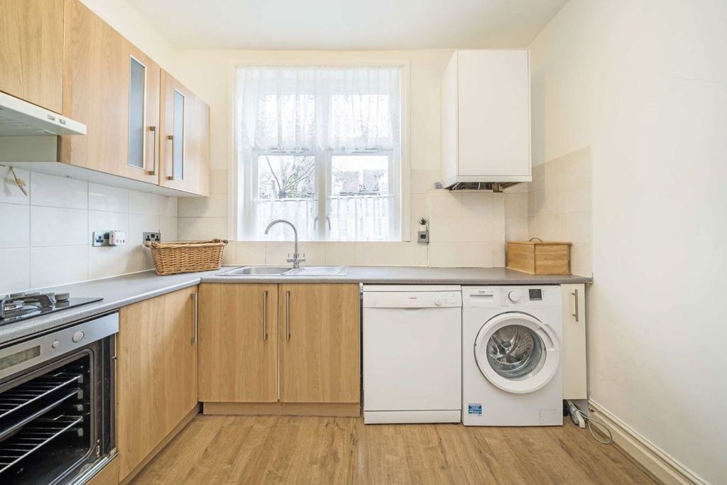 Property photo 3 of 9