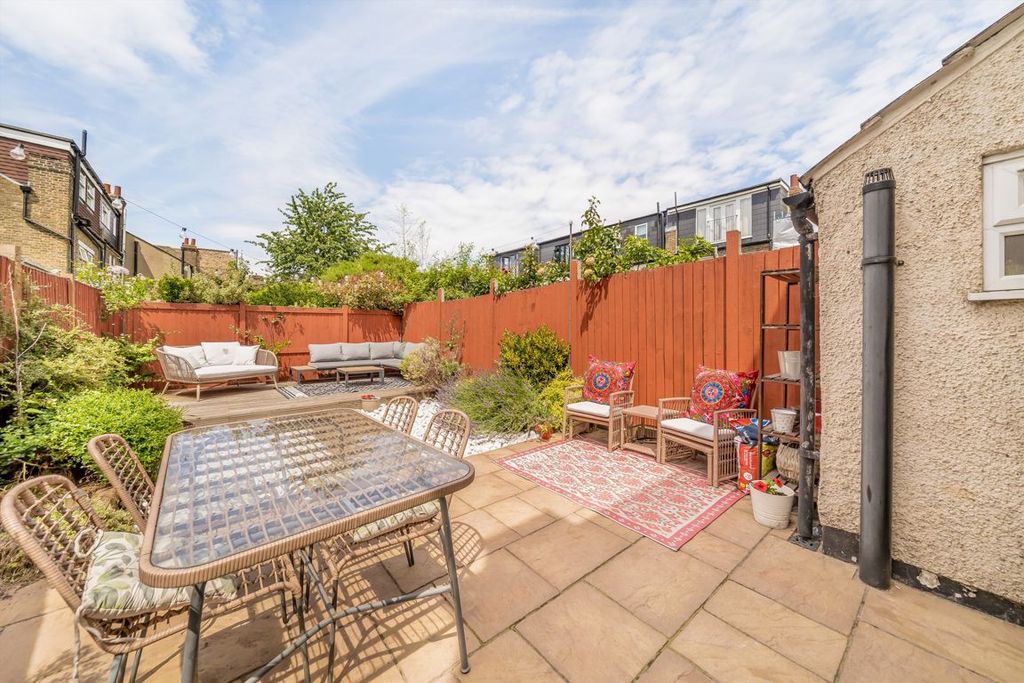 Property photo 2 of 7