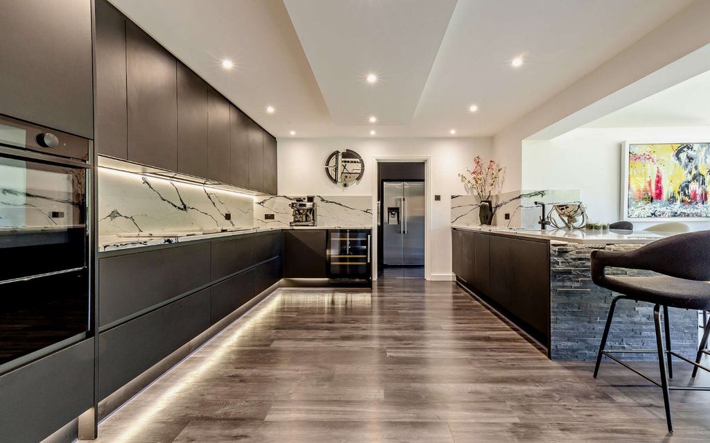 Property photo 1 of 27 Kitchen/Family Room