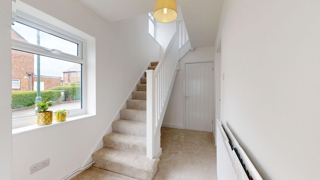 Property photo 2 of 26 5180174