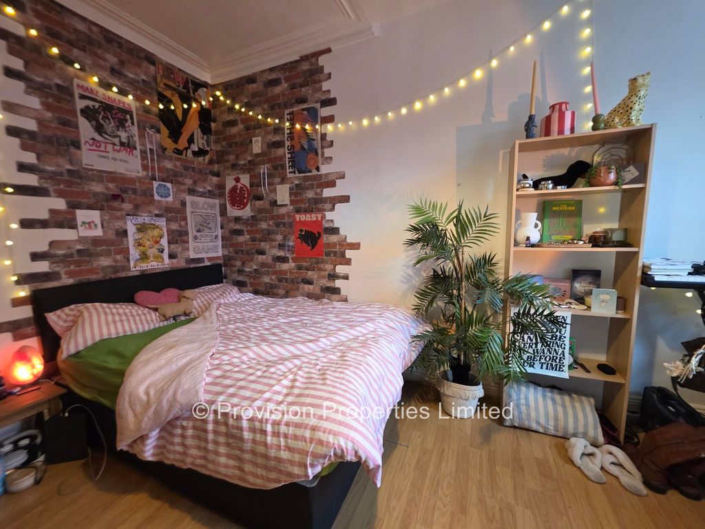 Property photo 3 of 7 Photo