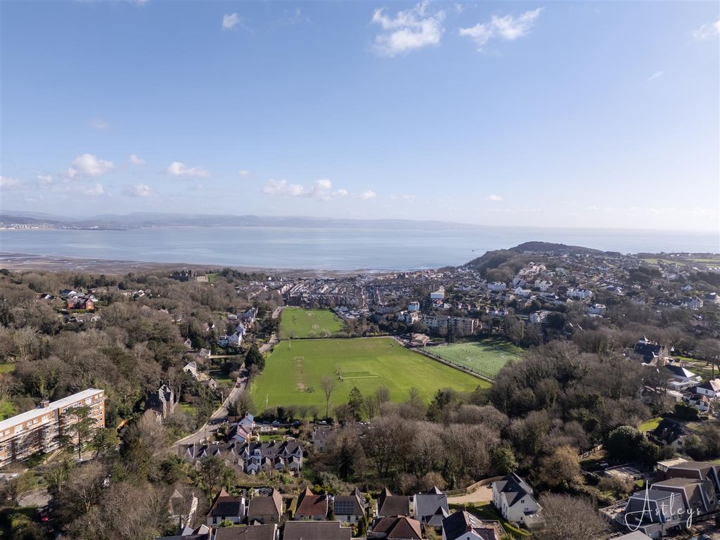 Property photo 3 of 34