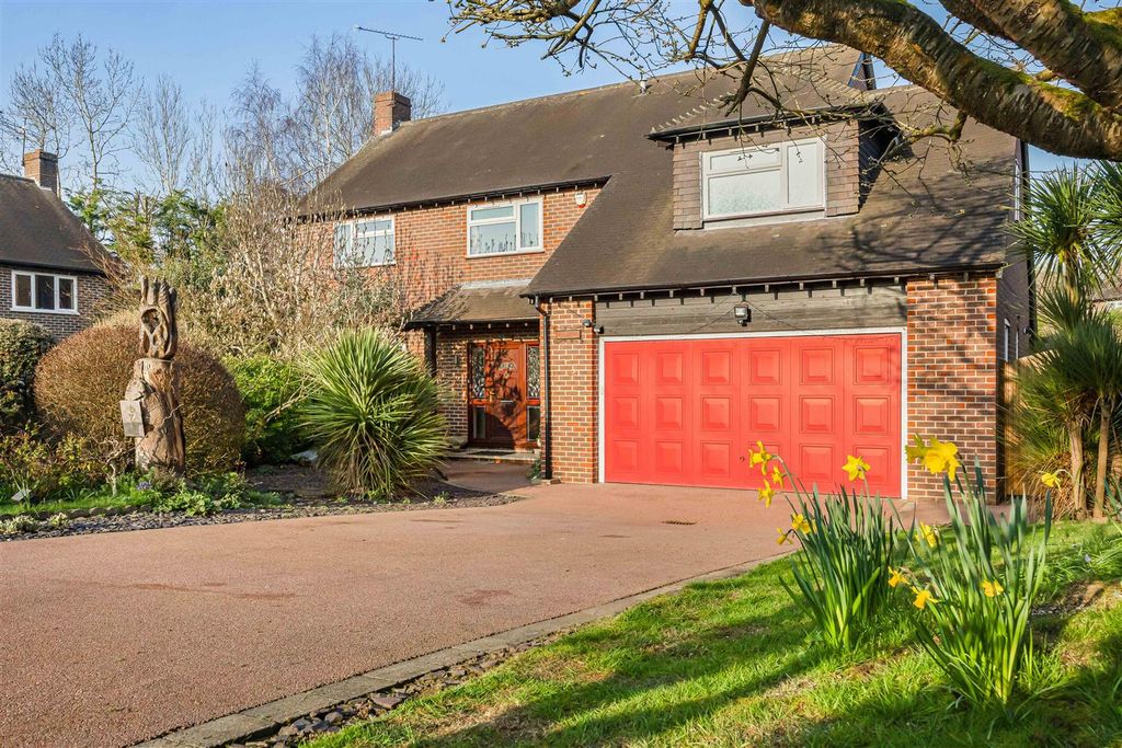 Property photo 2 of 27