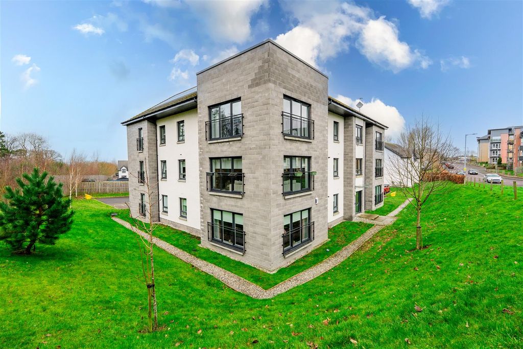 Property photo 1 of 16 External.Front.Jpg