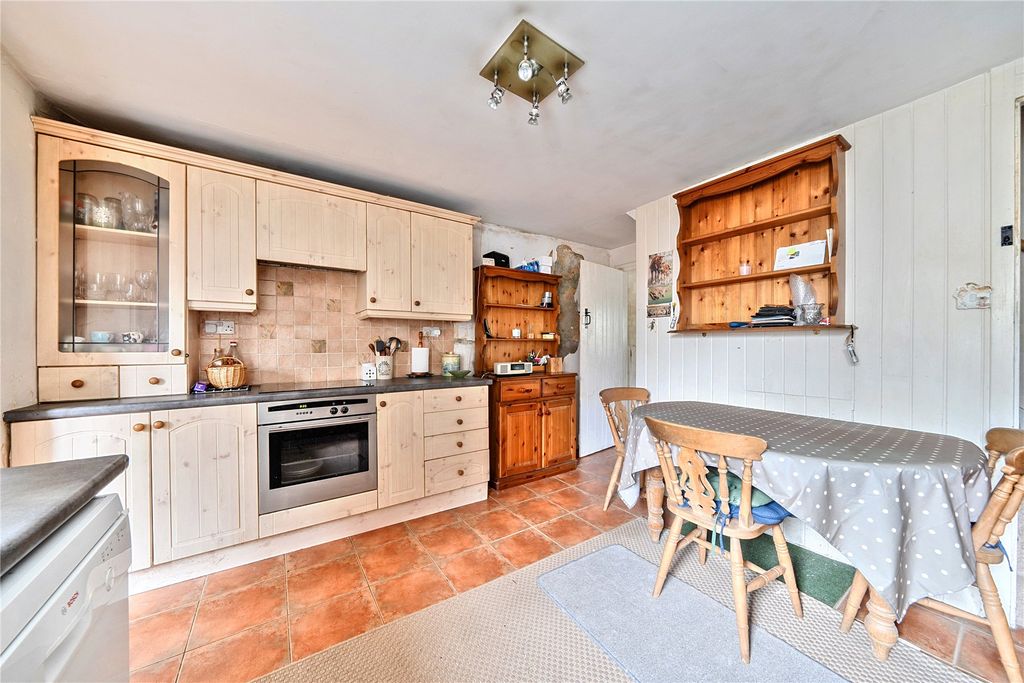 Property photo 2 of 16 Picture No. 14