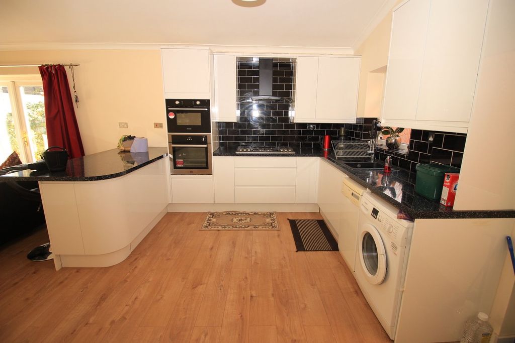 Property photo 1 of 13 Modern Kitchen