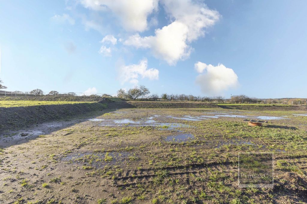 Property photo 3 of 8