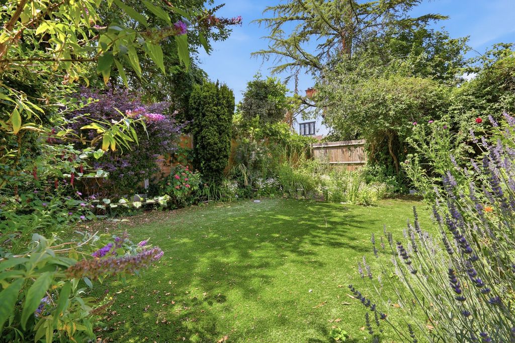 Property photo 3 of 25