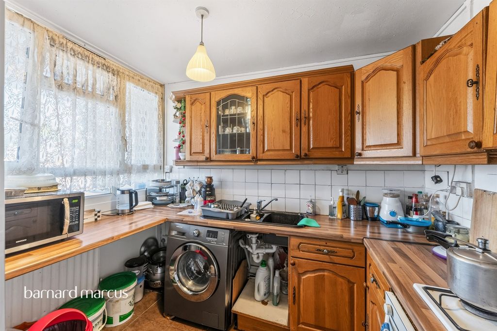 Property photo 2 of 20
