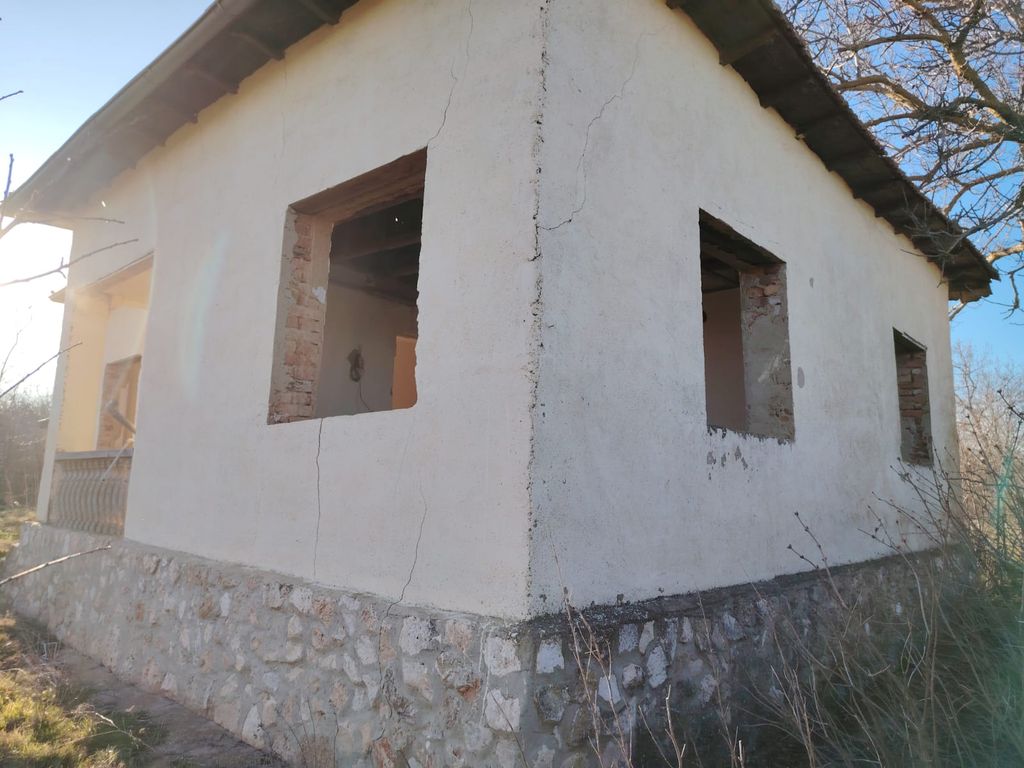 Property photo 2 of 7