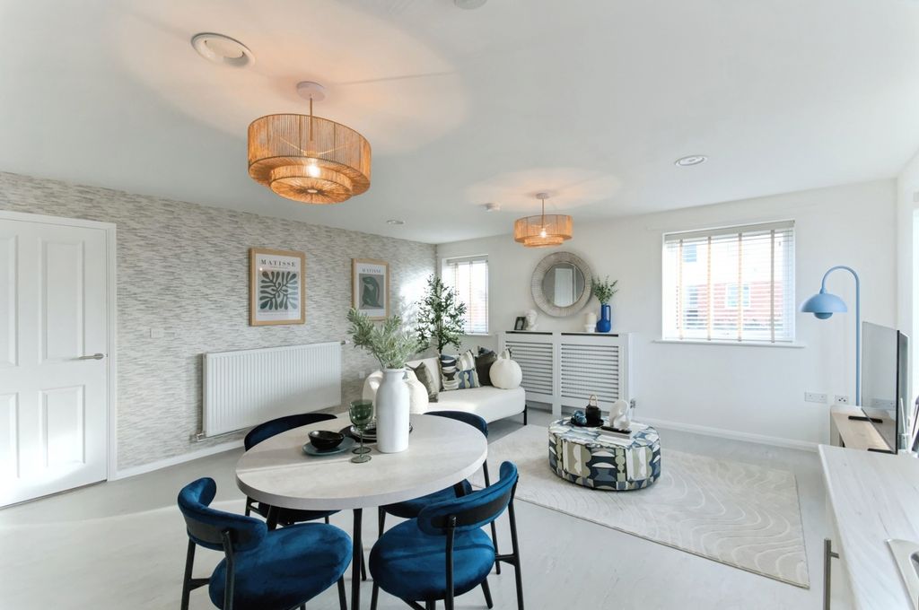 Property photo 3 of 10 Kitchen/Lounge