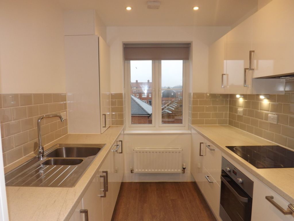 Property photo 2 of 8 Kitchen