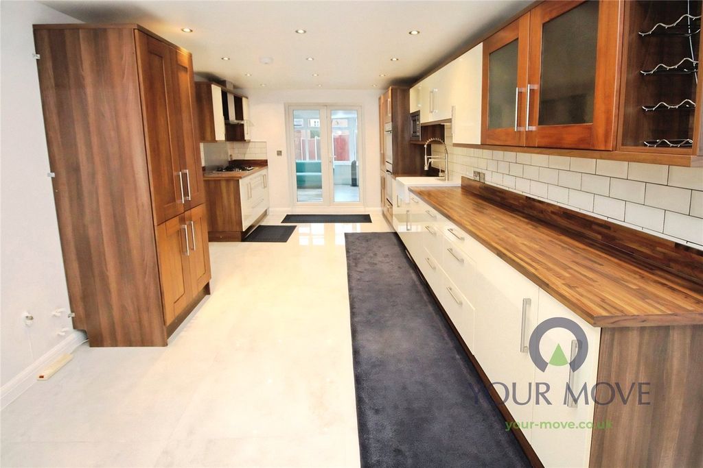 Property photo 2 of 29 Kitchen/Diner