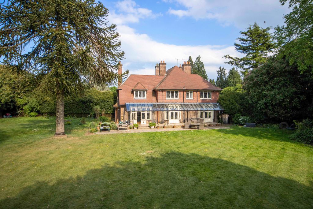 Property photo 1 of 22