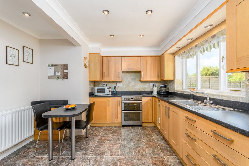 Property photo 3 of 19