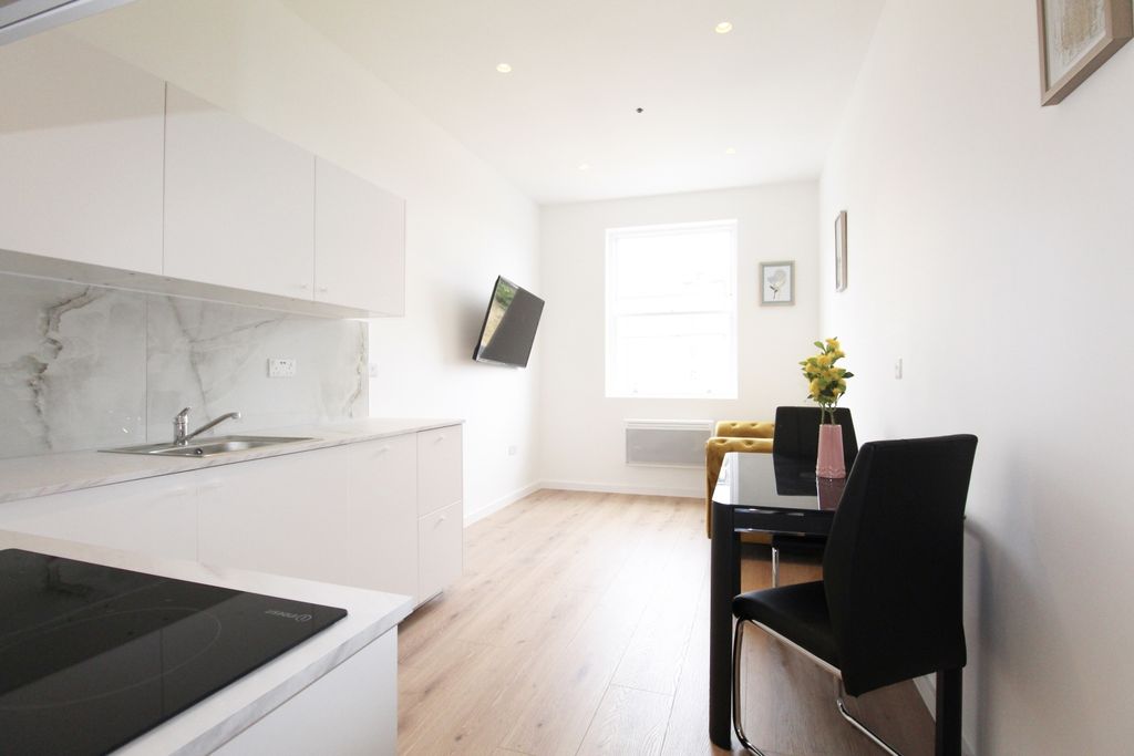 Property photo 1 of 3