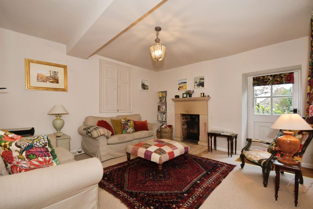 Property photo 3 of 19