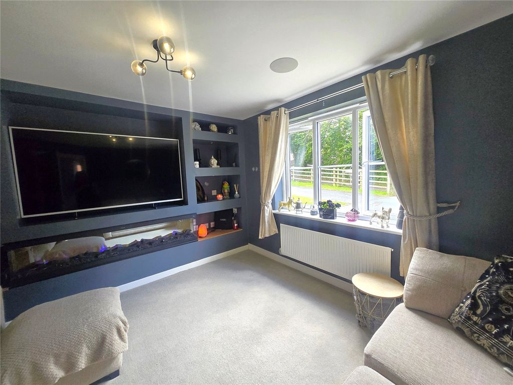 Property photo 2 of 28 Picture No. 26