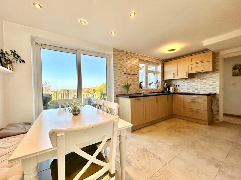 Property photo 3 of 20 Kitchen Diner