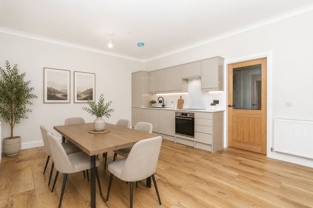 Property photo 1 of 32