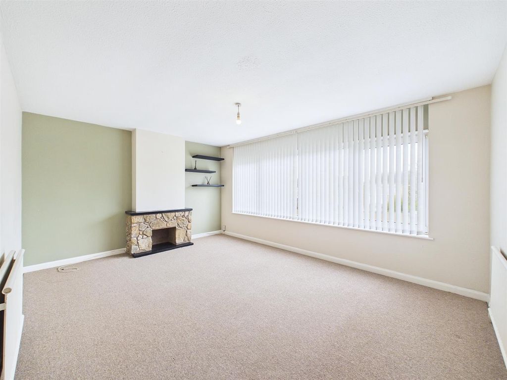 Property photo 3 of 19 5 Bedroom House For Auction, Stapleton (12).Jpg