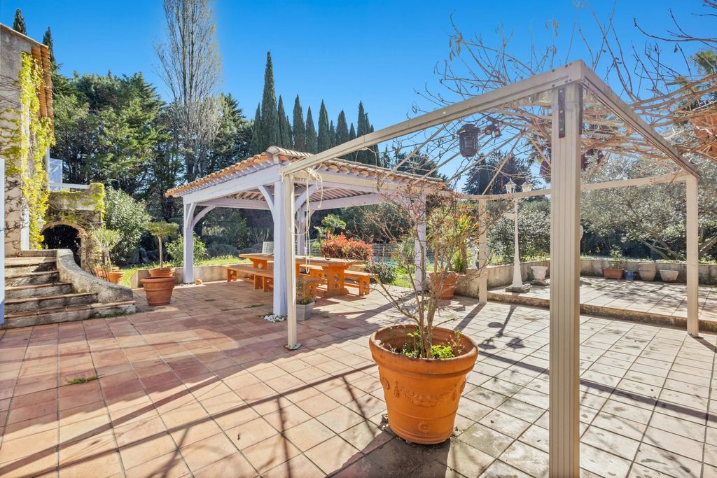 Property photo 3 of 10