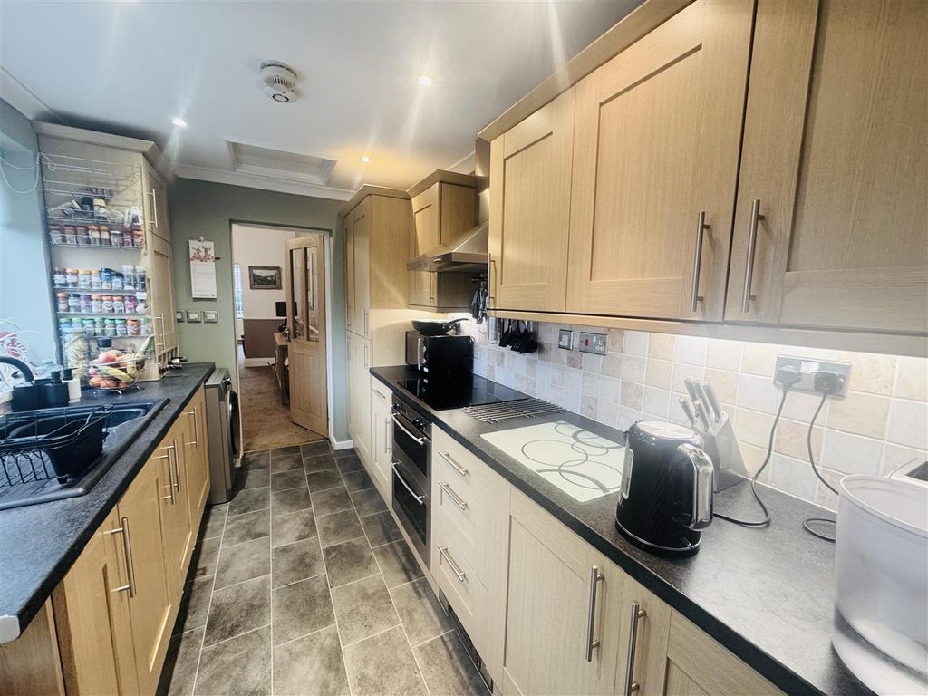 Property photo 2 of 16 Kitchen