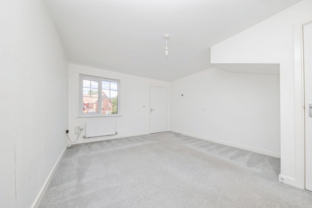 Property photo 2 of 15 Pbox-Img.Jpg