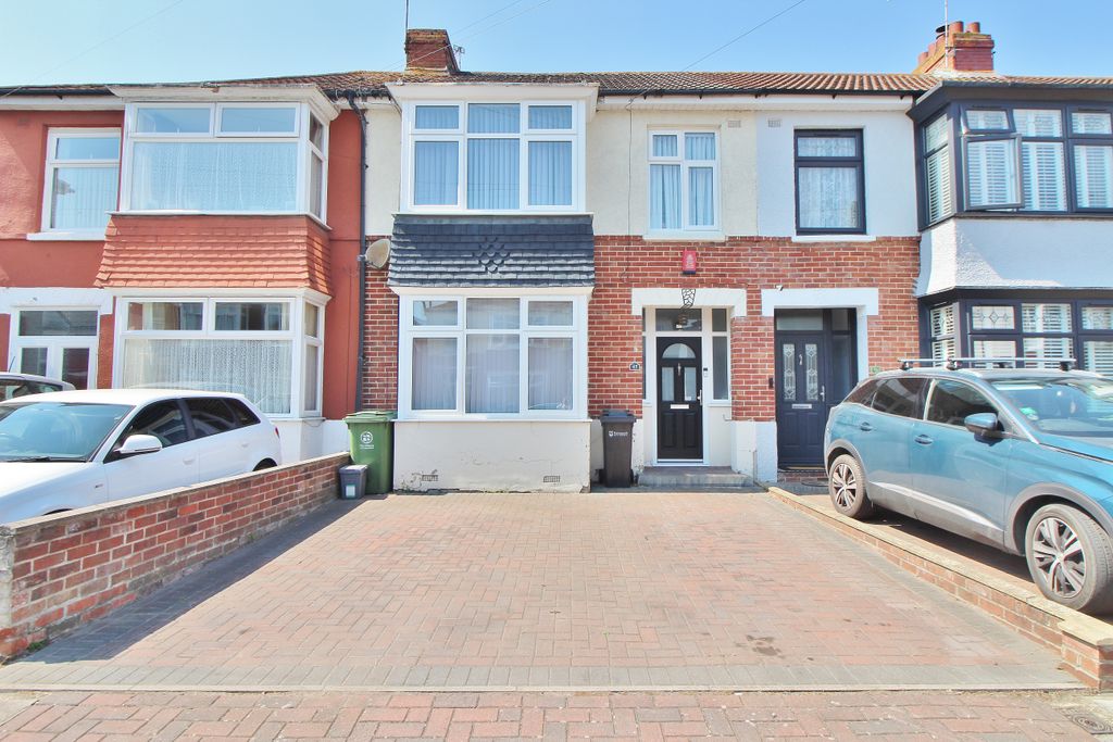 Property photo 1 of 18