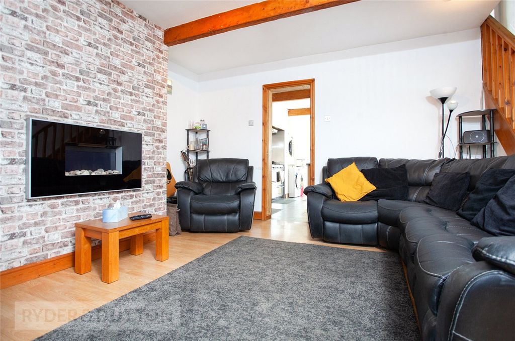 Property photo 2 of 14 Lounge
